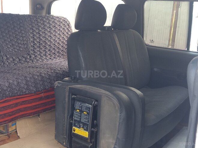 Hyundai H-1 2005, 696,272 km - 2.5 л - İmişli