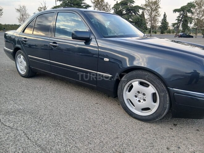 Mercedes E 240 1999, 419,038 km - 2.4 л - Gəncə