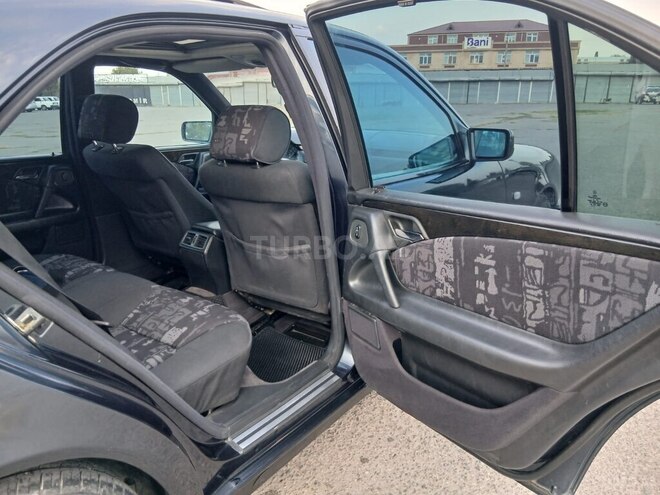 Mercedes E 240 1999, 419,038 km - 2.4 л - Gəncə