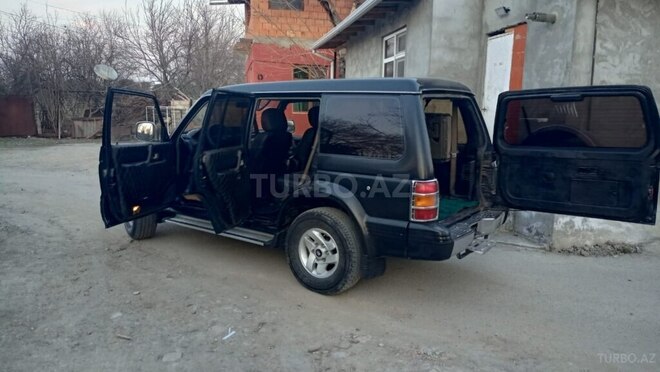 Mitsubishi Pajero 1995, 570,000 km - 2.8 l - Füzuli