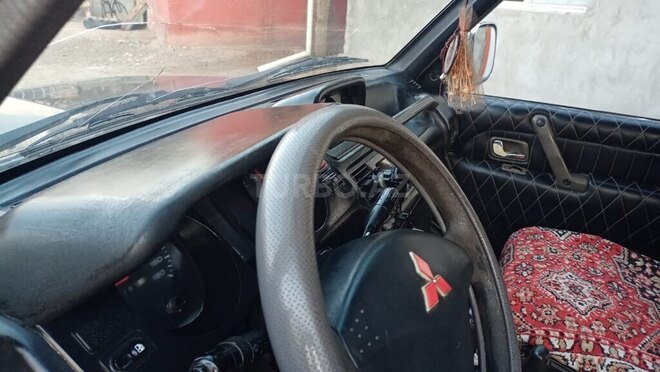 Mitsubishi Pajero 1995, 570,000 km - 2.8 l - Füzuli
