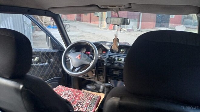 Mitsubishi Pajero 1995, 570,000 km - 2.8 l - Füzuli