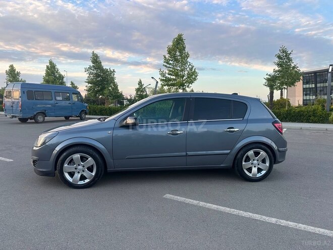 Opel Astra 2004, 207,900 km - 1.6 l - Salyan
