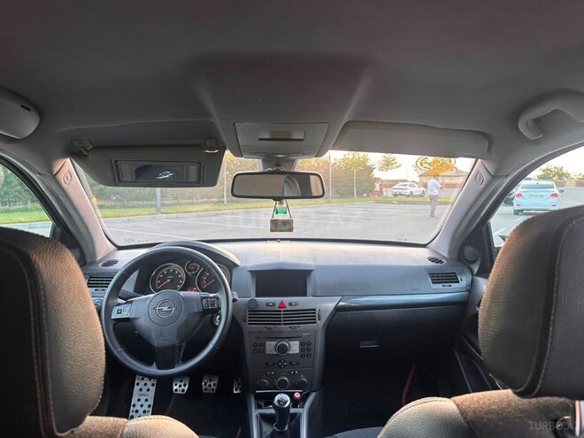 Opel Astra 2004, 207,900 km - 1.6 l - Salyan