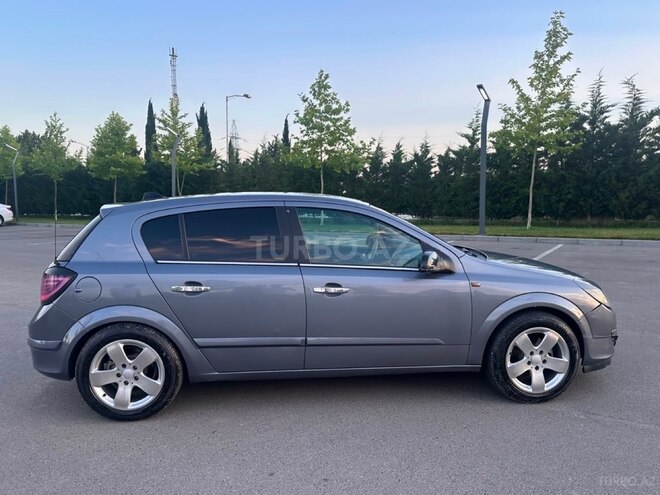 Opel Astra 2004, 207,900 km - 1.6 l - Salyan