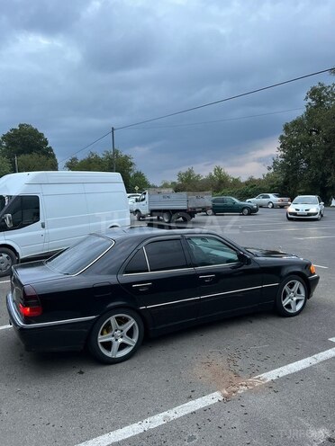 Mercedes C 230 1998, 330,000 km - 2.3 l - Qəbələ