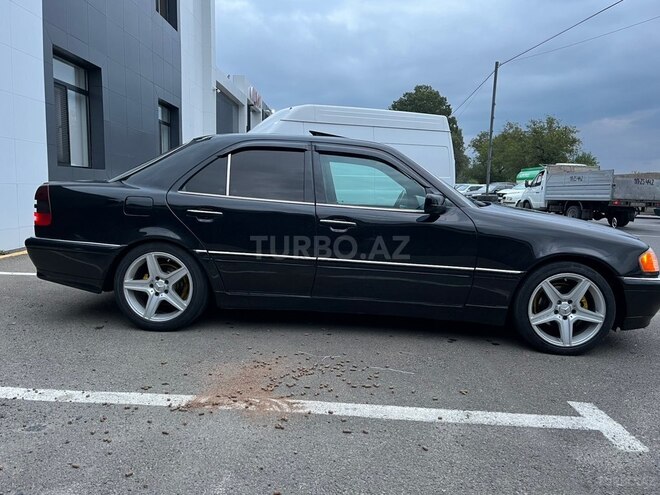 Mercedes C 230 1998, 330,000 km - 2.3 l - Qəbələ