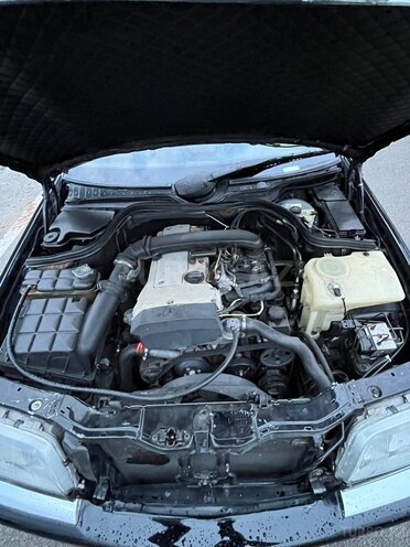 Mercedes C 230 1998, 330,000 km - 2.3 l - Qəbələ
