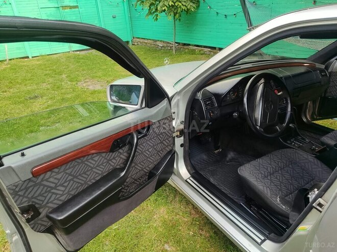 Mercedes C 220 1995, 357,456 km - 2.2 l - Qəbələ