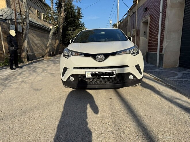 Toyota C-HR 2018, 102,500 km - 2.0 l - Bakı