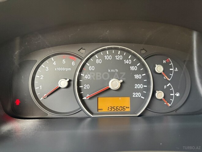 Kia Carens 2011, 135,606 km - 2.0 l - Mingəçevir