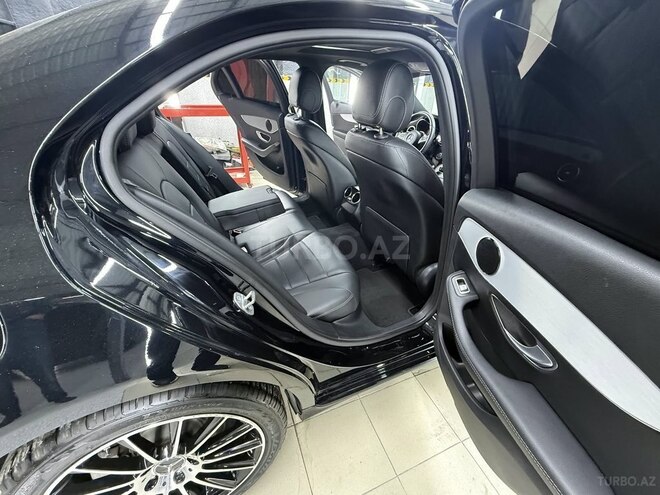 Mercedes C 300 4MATIC 2018, 90,000 km - 2.0 l - Qusar
