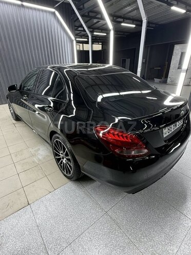 Mercedes C 300 4MATIC 2018, 90,000 km - 2.0 l - Qusar