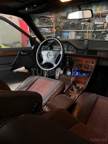Mercedes  1994, 660,000 km - 2.0 l - Sumqayıt