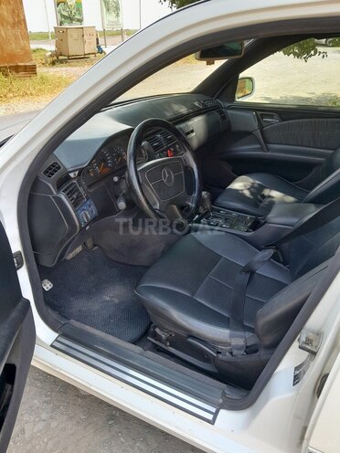 Mercedes E 280 4MATIC 1998, 260,000 km - 2.8 l - Ağdam