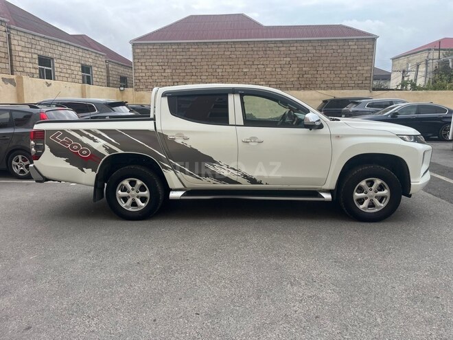 Mitsubishi L200 2020, 200,000 km - 2.4 l - Bakı