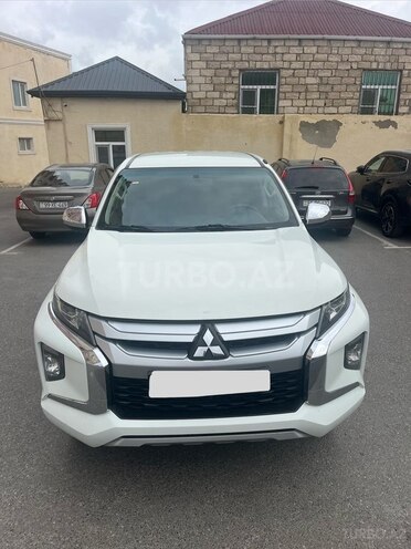 Mitsubishi L200 2020, 200,000 km - 2.4 l - Bakı