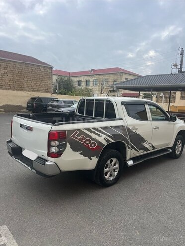 Mitsubishi L200 2020, 200,000 km - 2.4 l - Bakı
