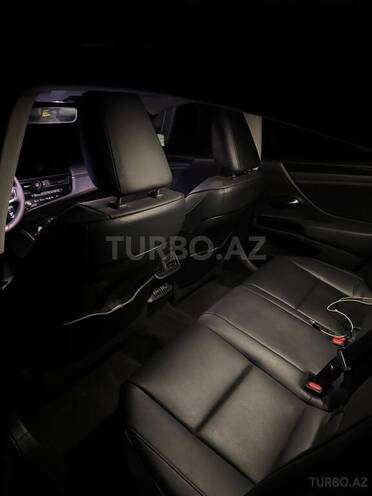 Lexus ES 300h 2023, 180,247 km - 2.5 л - Bakı