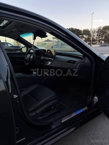 Lexus ES 300h 2023, 180,247 km - 2.5 л - Bakı
