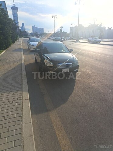 Hyundai Accent 2009, 300,000 km - 1.5 л - Bakı