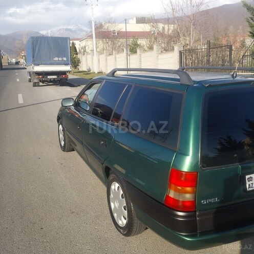 Opel Astra 1995, 258,473 km - 1.6 l - Şəki