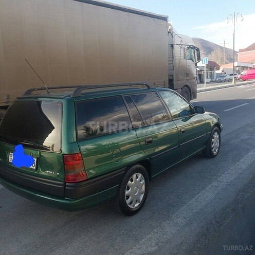 Opel Astra 1995, 258,473 km - 1.6 l - Şəki