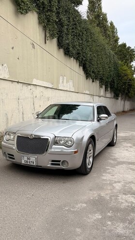 Chrysler 300C 2005, 118,000 km - 5.7 l - Bakı