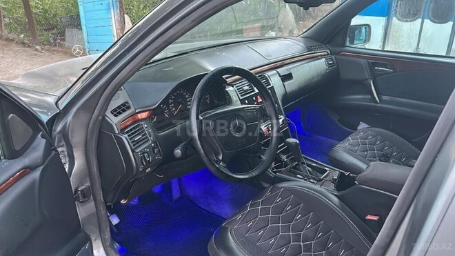 Mercedes E 230 1995, 333,699 km - 2.3 l - Neftçala
