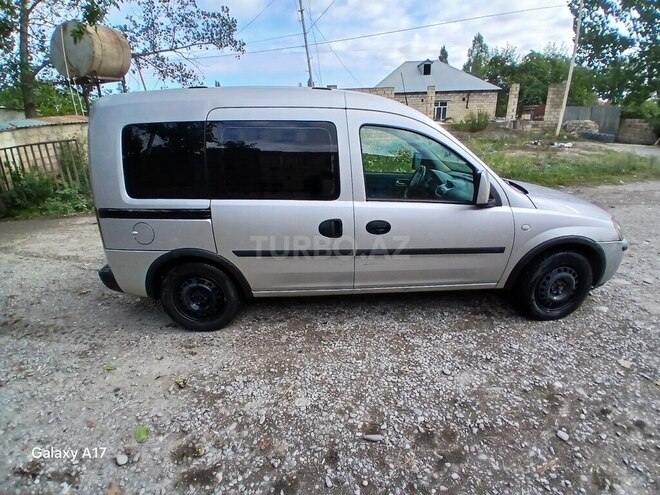 Opel Combo 2007, 250,000 km - 1.3 l - Quba