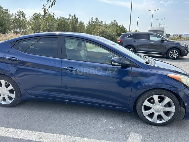 Hyundai Elantra 2013, 300,000 km - 1.8 l - Bakı