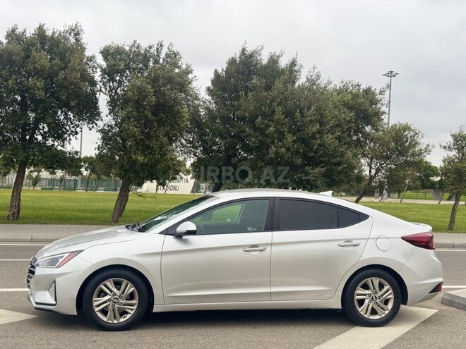 Hyundai Elantra 2018, 118,000 km - 2.0 l - Bakı