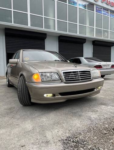 Mercedes C 230 1997, 313,000 km - 2.3 l - Astara