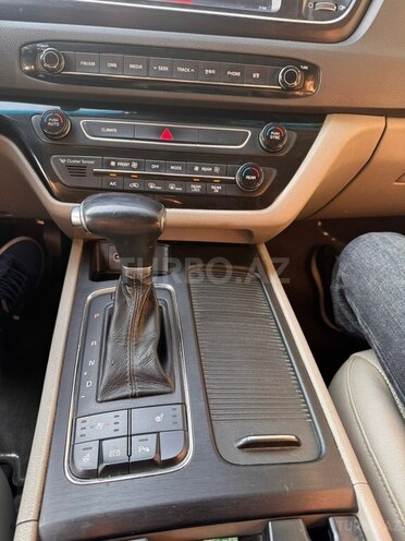 Kia Carnival 2016, 241,402 km - 2.2 l - Yevlax