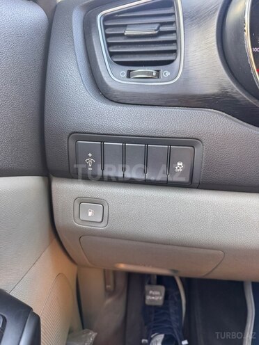 Kia Carnival 2016, 241,402 km - 2.2 l - Yevlax