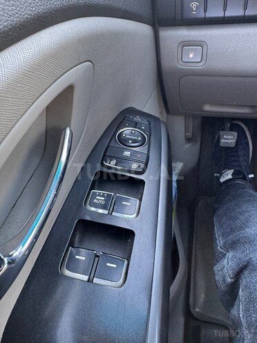 Kia Carnival 2016, 241,402 km - 2.2 l - Yevlax