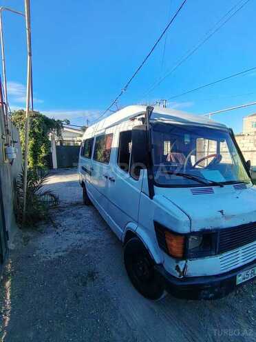 Mercedes 208 D 1990, 300,000 km - 2.3 l - Bakı