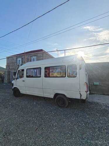 Mercedes 208 D 1990, 300,000 km - 2.3 l - Bakı