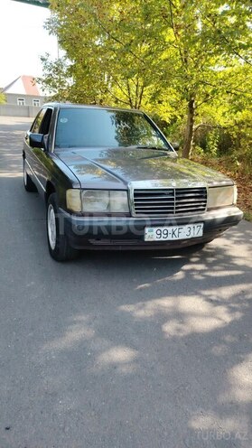 Mercedes 190 1991, 300,000 km - 2.0 l - Zaqatala