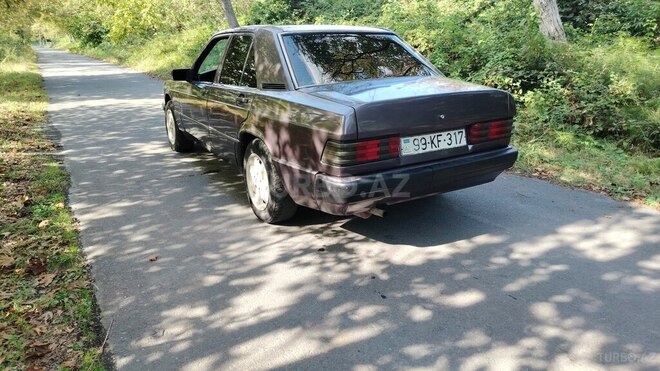 Mercedes 190 1991, 300,000 km - 2.0 l - Zaqatala