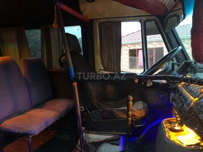 Mercedes 208 D 1993, 295,000 km - 2.3 l - Astara