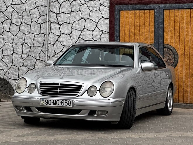 Mercedes E 240 2001, 248,000 km - 2.4 l - Saatlı