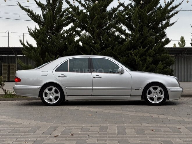 Mercedes E 240 2001, 248,000 km - 2.4 l - Saatlı