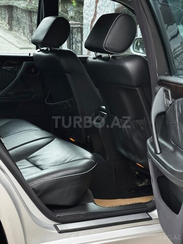 Mercedes E 240 2001, 248,000 km - 2.4 l - Saatlı