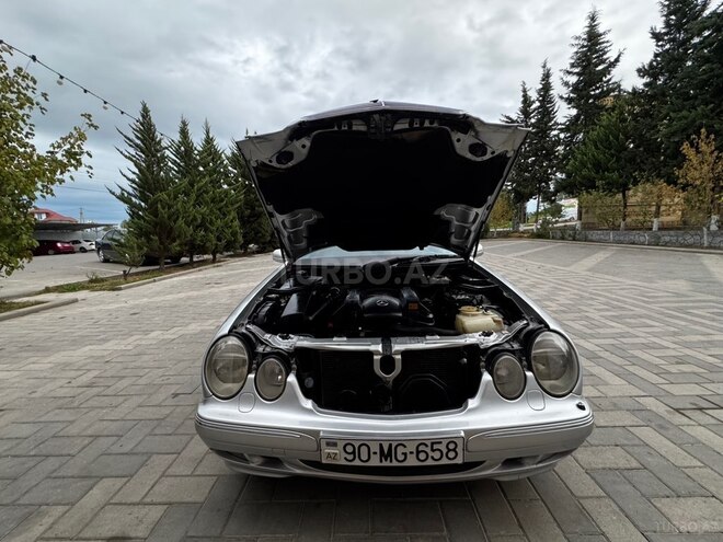 Mercedes E 240 2001, 248,000 km - 2.4 l - Saatlı