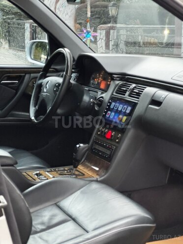 Mercedes E 240 2001, 248,000 km - 2.4 l - Saatlı