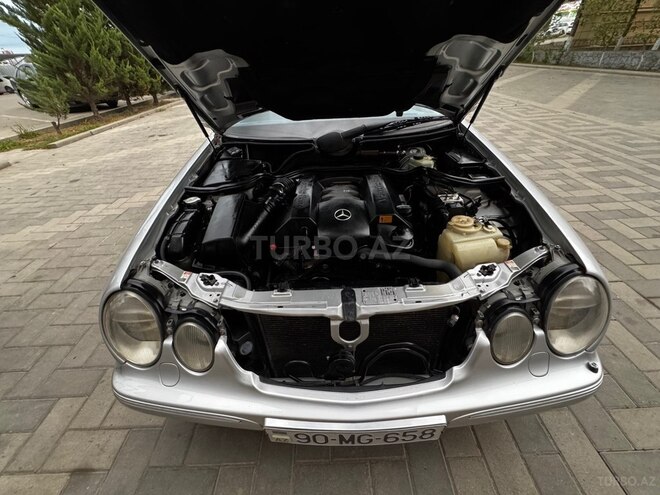 Mercedes E 240 2001, 248,000 km - 2.4 l - Saatlı