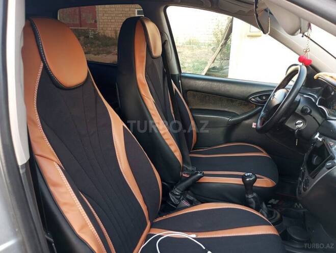 Ford Focus 2003, 250,000 km - 1.4 л - Bakı