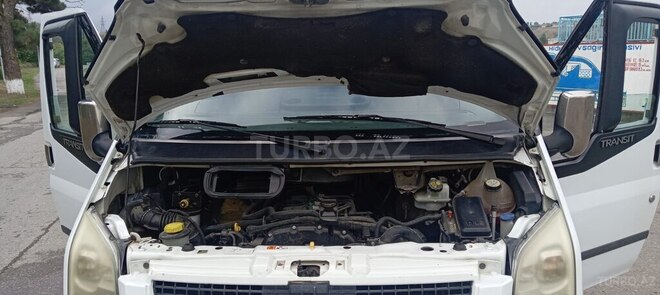Ford Transit 2011, 328,000 km - 2.5 л - Quba
