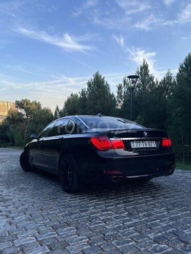 BMW 750 2010, 197,000 km - 4.4 л - Bakı
